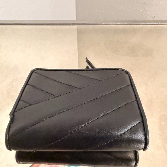 AUTHENTIC SMALL KIRA DIAMOND QUILT ZIP-AROUND WALLET - Picture 3 of 6